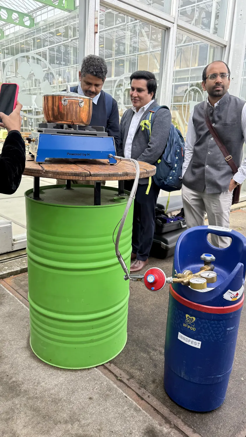 The HyCooker, a hydrogen-powered cooking stove