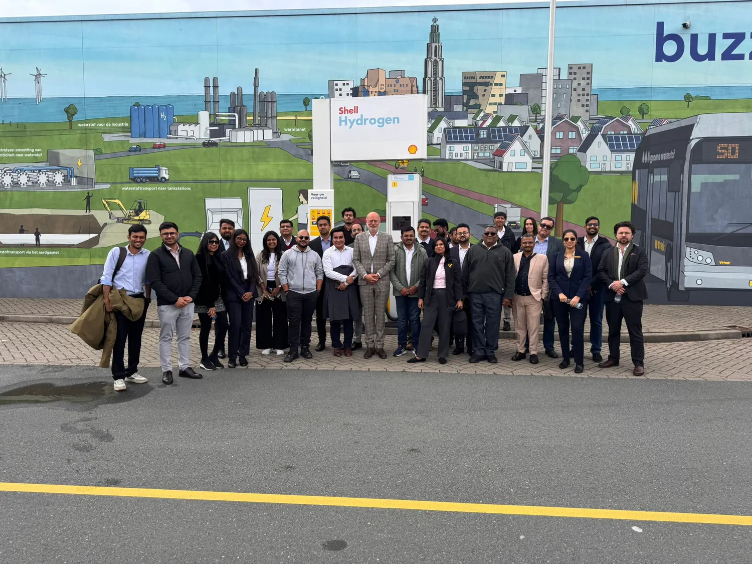 At the Qbuzz BV hydrogen refuelling station